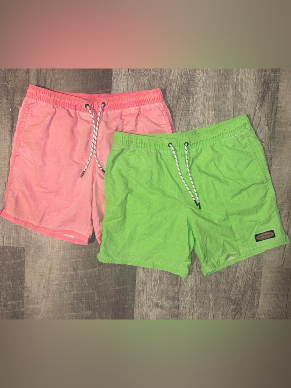 Vineyard Vines Men’s Swim Trunks Size M – 2 Pack Pink & Green Elastic Waist